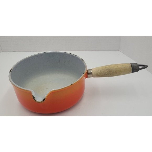 Le Creuset Kitchen Le Creuset 8 Flame Saucepan Enameled Cast Iron